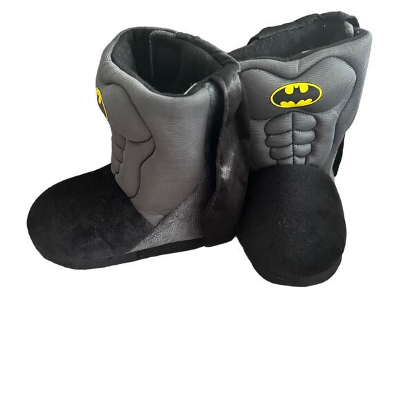 Kid's Batman Booties Size Small (5-6) Cape Winter Boots - Picture 2 of 7